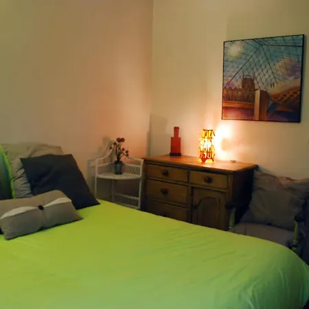 Chambres D'hotes Chez Kate Oda ve Kahvaltı